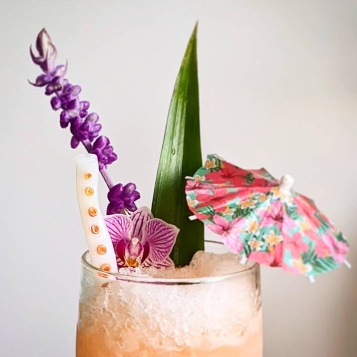 STRAWTHULU Surfside Sips