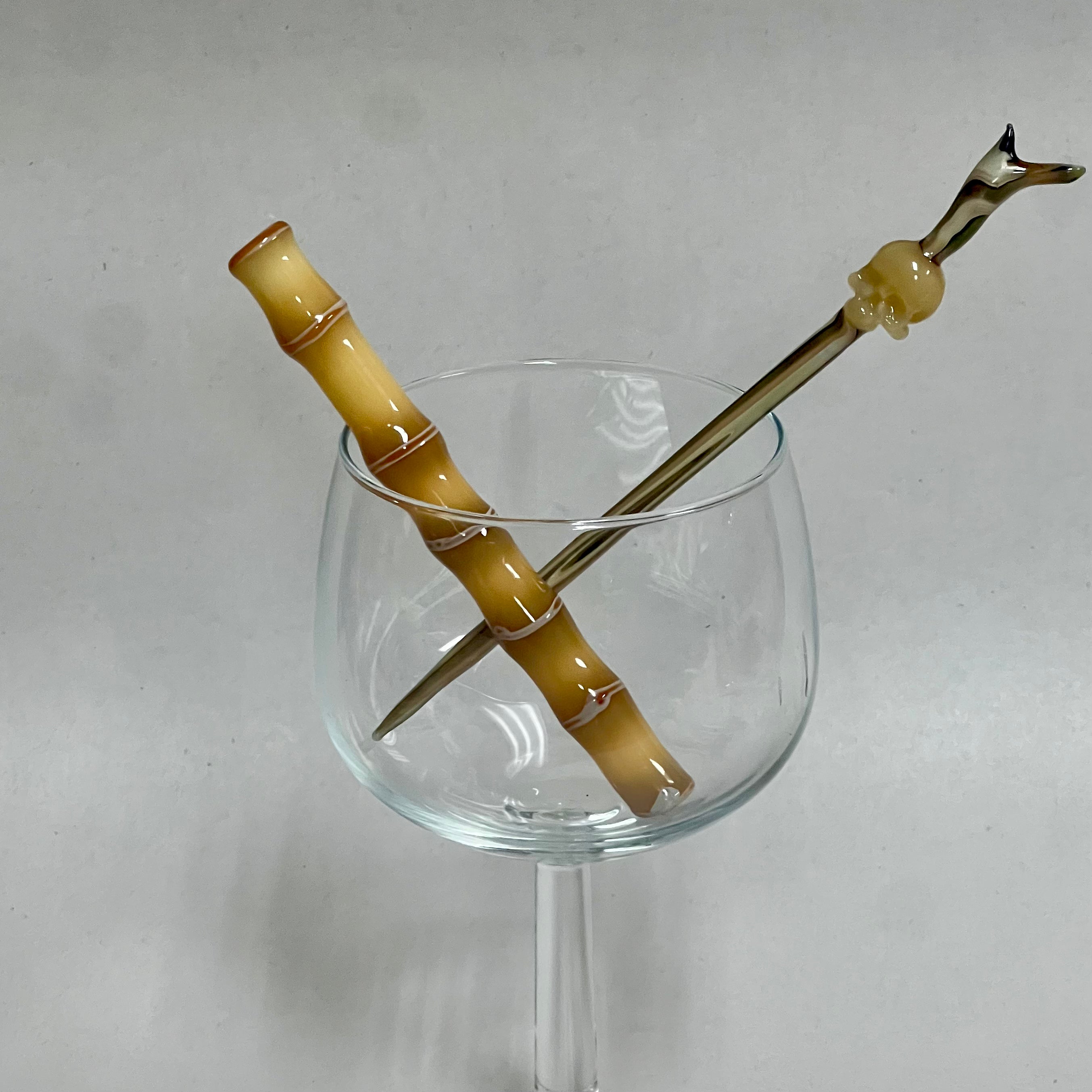 5” Realistic Bamboo Sip & Spiked Skull Pick