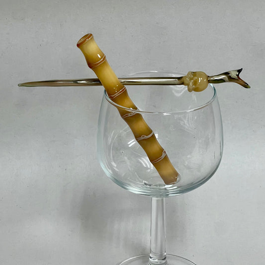 5” Realistic Bamboo Sip & Spiked Skull Pick